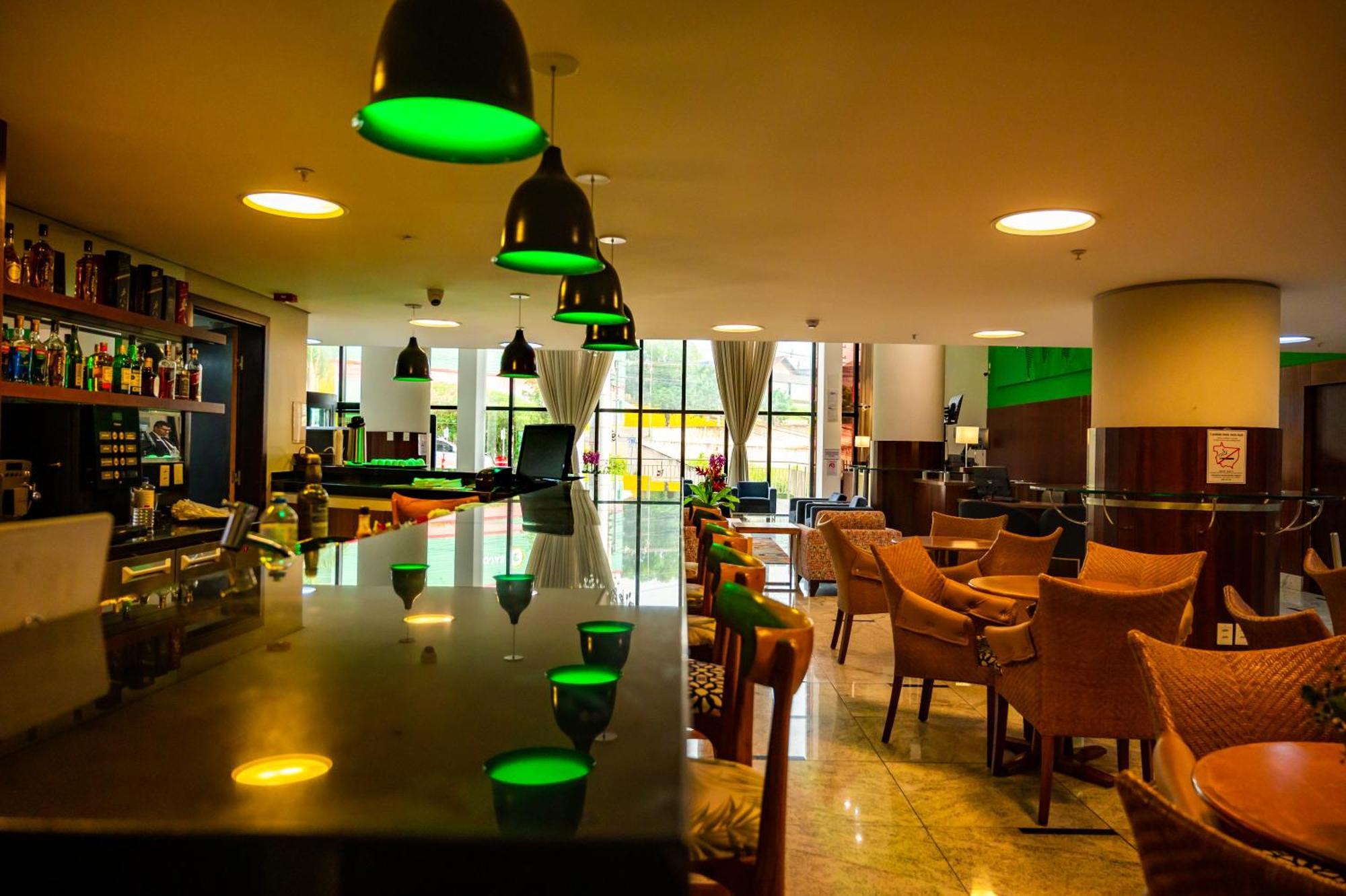 Hotel Inter Cuiaba Εξωτερικό φωτογραφία The bar at the hotel