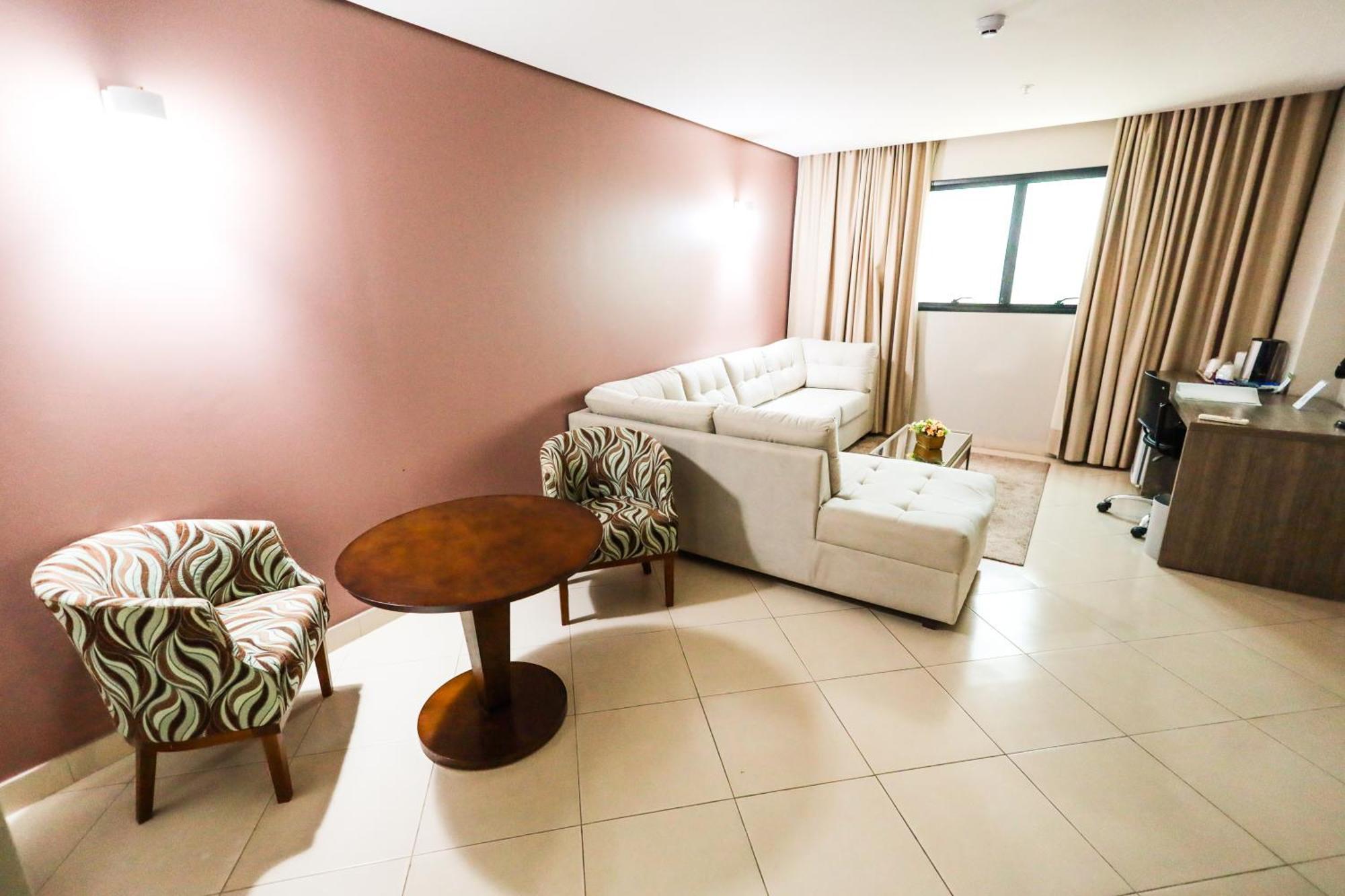Hotel Inter Cuiaba Εξωτερικό φωτογραφία A living room