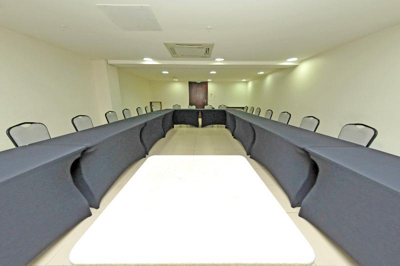 Hotel Inter Cuiaba Εξωτερικό φωτογραφία A meeting room